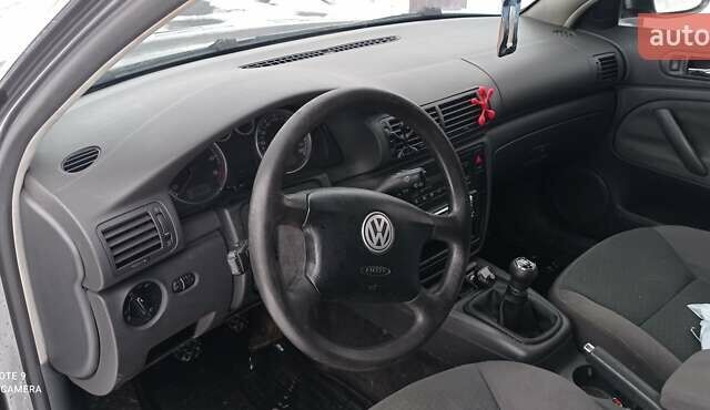 Серый Фольксваген Пассат, объемом двигателя 2 л и пробегом 380 тыс. км за 4300 $, фото 4 на Automoto.ua