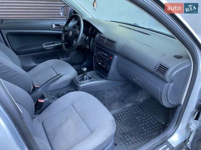 Серый Фольксваген Пассат, объемом двигателя 1.6 л и пробегом 335 тыс. км за 3999 $, фото 8 на Automoto.ua