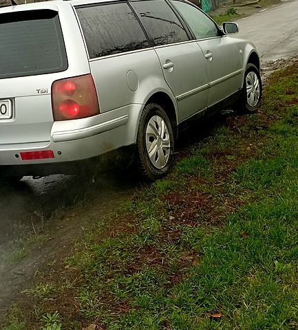 Серый Фольксваген Пассат, объемом двигателя 1.9 л и пробегом 176 тыс. км за 3299 $, фото 3 на Automoto.ua