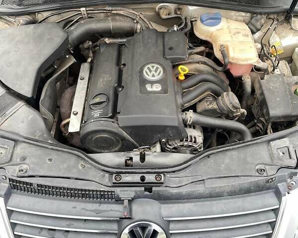 Серый Фольксваген Пассат, объемом двигателя 1.6 л и пробегом 225 тыс. км за 4500 $, фото 15 на Automoto.ua