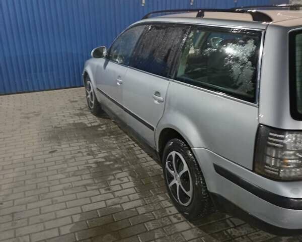 Серый Фольксваген Пассат, объемом двигателя 1.9 л и пробегом 404 тыс. км за 3000 $, фото 7 на Automoto.ua