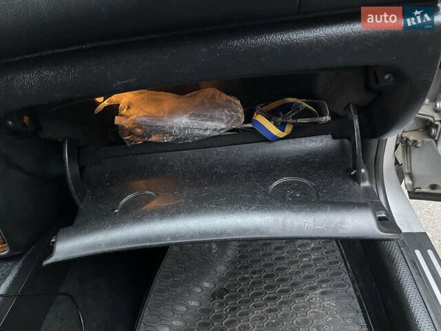 Сірий Фольксваген Пассат, об'ємом двигуна 1.9 л та пробігом 299 тис. км за 6000 $, фото 43 на Automoto.ua