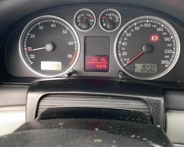 Серый Фольксваген Пассат, объемом двигателя 1.6 л и пробегом 225 тыс. км за 4500 $, фото 3 на Automoto.ua