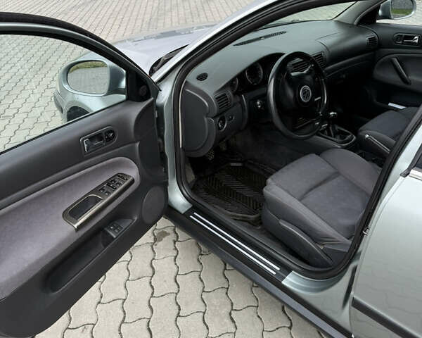 Сірий Фольксваген Пассат, об'ємом двигуна 2 л та пробігом 366 тис. км за 4300 $, фото 12 на Automoto.ua