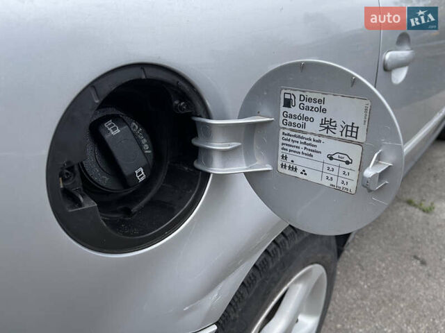 Сірий Фольксваген Пассат, об'ємом двигуна 1.9 л та пробігом 299 тис. км за 6000 $, фото 30 на Automoto.ua