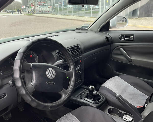 Сірий Фольксваген Пассат, об'ємом двигуна 1.9 л та пробігом 320 тис. км за 3400 $, фото 12 на Automoto.ua