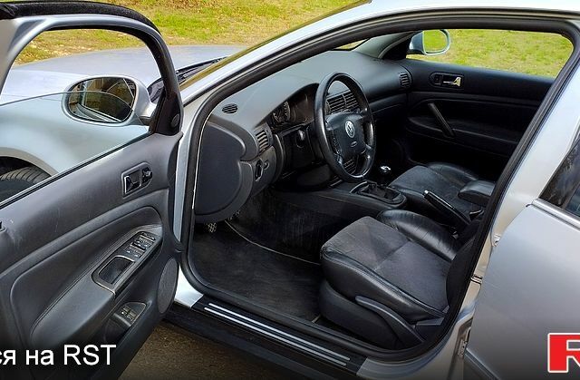 Сірий Фольксваген Пассат, об'ємом двигуна 1.8 л та пробігом 215 тис. км за 5300 $, фото 6 на Automoto.ua