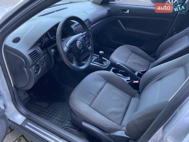 Серый Фольксваген Пассат, объемом двигателя 1.6 л и пробегом 335 тыс. км за 3999 $, фото 18 на Automoto.ua