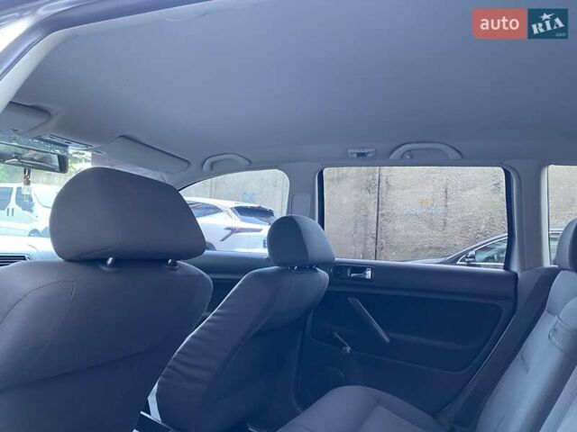 Серый Фольксваген Пассат, объемом двигателя 1.6 л и пробегом 335 тыс. км за 3999 $, фото 33 на Automoto.ua