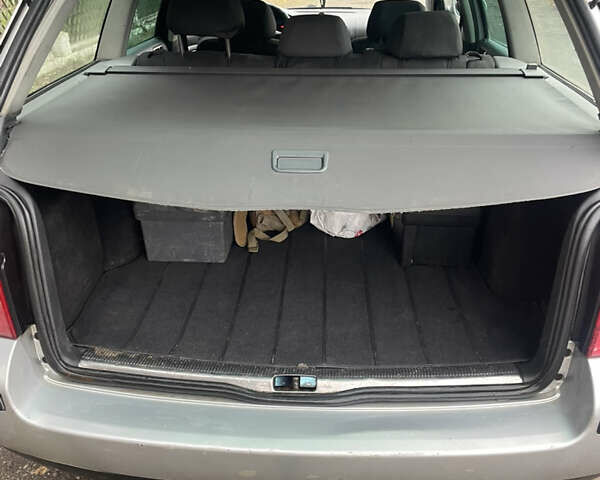 Серый Фольксваген Пассат, объемом двигателя 1.9 л и пробегом 428 тыс. км за 4150 $, фото 4 на Automoto.ua