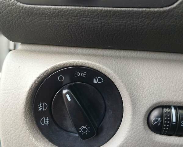 Серый Фольксваген Пассат, объемом двигателя 1.9 л и пробегом 341 тыс. км за 5500 $, фото 12 на Automoto.ua