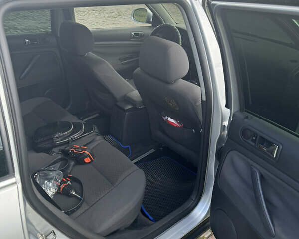 Серый Фольксваген Пассат, объемом двигателя 2.5 л и пробегом 365 тыс. км за 4500 $, фото 9 на Automoto.ua