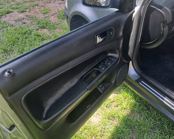 Серый Фольксваген Пассат, объемом двигателя 1.6 л и пробегом 205 тыс. км за 5300 $, фото 7 на Automoto.ua