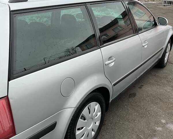 Серый Фольксваген Пассат, объемом двигателя 1.6 л и пробегом 290 тыс. км за 4900 $, фото 5 на Automoto.ua