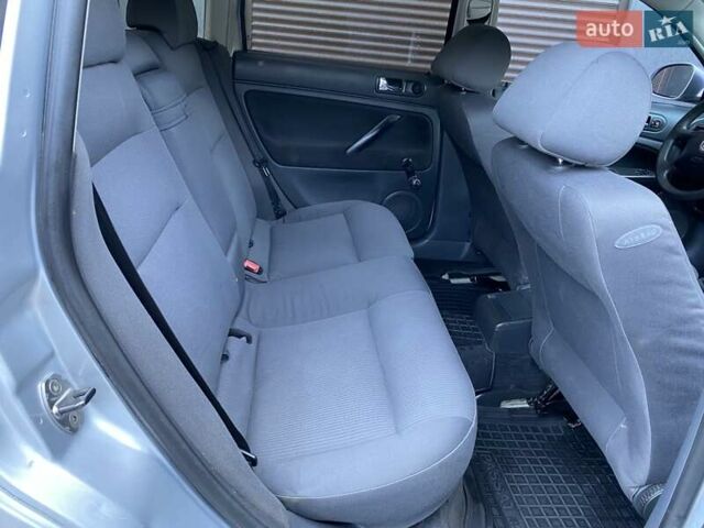 Серый Фольксваген Пассат, объемом двигателя 1.6 л и пробегом 335 тыс. км за 3999 $, фото 37 на Automoto.ua