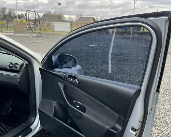 Серый Фольксваген Пассат, объемом двигателя 1.97 л и пробегом 337 тыс. км за 5300 $, фото 10 на Automoto.ua