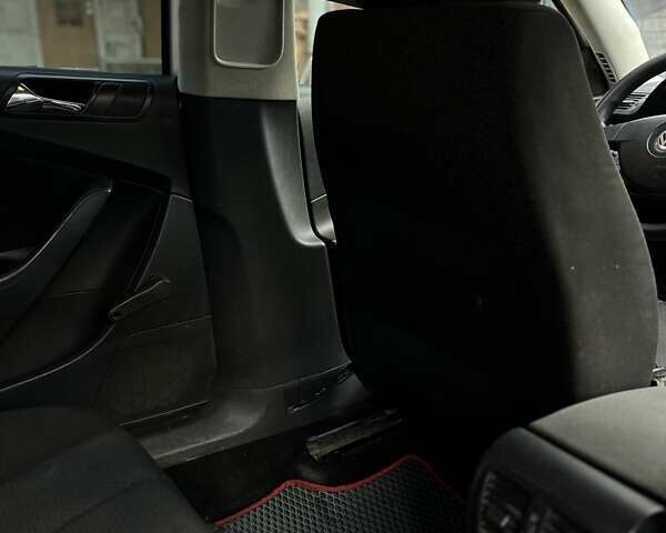 Сірий Фольксваген Пассат, об'ємом двигуна 1.9 л та пробігом 326 тис. км за 4700 $, фото 3 на Automoto.ua