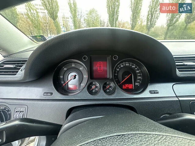 Серый Фольксваген Пассат, объемом двигателя 1.9 л и пробегом 325 тыс. км за 6000 $, фото 15 на Automoto.ua