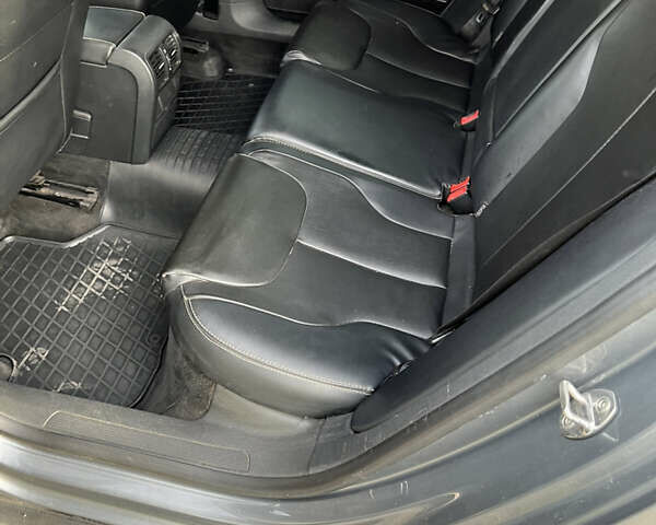 Сірий Фольксваген Пассат, об'ємом двигуна 2 л та пробігом 288 тис. км за 5000 $, фото 10 на Automoto.ua