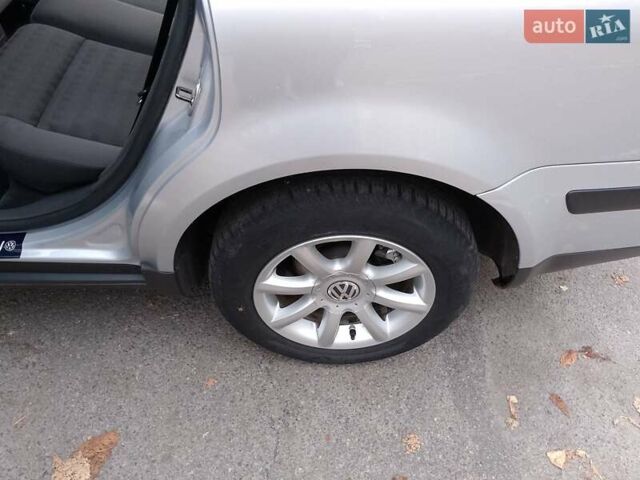 Серый Фольксваген Пассат, объемом двигателя 1.6 л и пробегом 166 тыс. км за 6300 $, фото 6 на Automoto.ua