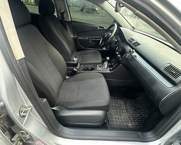 Серый Фольксваген Пассат, объемом двигателя 1.9 л и пробегом 325 тыс. км за 6000 $, фото 17 на Automoto.ua