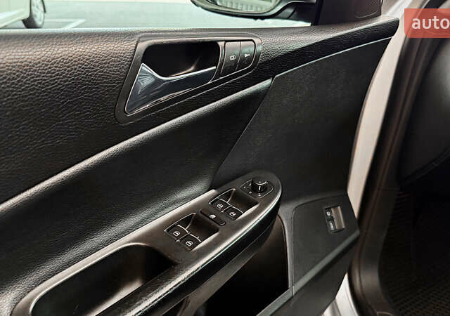 Серый Фольксваген Пассат, объемом двигателя 1.98 л и пробегом 229 тыс. км за 7300 $, фото 11 на Automoto.ua