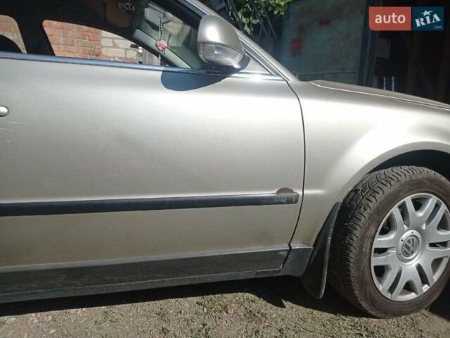 Сірий Фольксваген Пассат, об'ємом двигуна 1.78 л та пробігом 280 тис. км за 4700 $, фото 2 на Automoto.ua