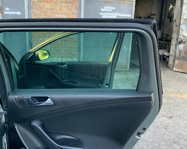 Серый Фольксваген Пассат, объемом двигателя 1.6 л и пробегом 222 тыс. км за 5550 $, фото 21 на Automoto.ua