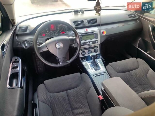 Серый Фольксваген Пассат, объемом двигателя 1.6 л и пробегом 256 тыс. км за 5950 $, фото 9 на Automoto.ua