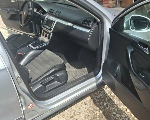 Сірий Фольксваген Пассат, об'ємом двигуна 1.9 л та пробігом 344 тис. км за 4500 $, фото 3 на Automoto.ua