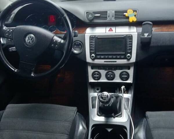 Серый Фольксваген Пассат, объемом двигателя 1.97 л и пробегом 280 тыс. км за 5600 $, фото 14 на Automoto.ua