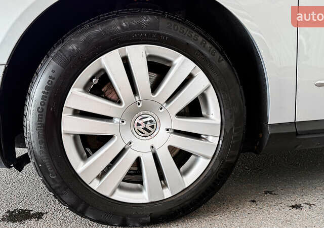 Серый Фольксваген Пассат, объемом двигателя 1.98 л и пробегом 229 тыс. км за 7300 $, фото 12 на Automoto.ua