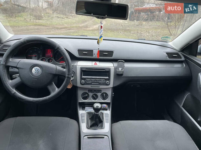 Серый Фольксваген Пассат, объемом двигателя 1.97 л и пробегом 265 тыс. км за 6500 $, фото 9 на Automoto.ua