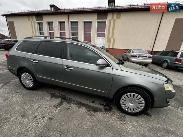 Сірий Фольксваген Пассат, об'ємом двигуна 2 л та пробігом 341 тис. км за 6100 $, фото 4 на Automoto.ua