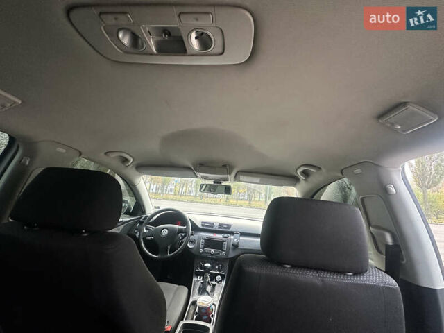 Серый Фольксваген Пассат, объемом двигателя 1.9 л и пробегом 325 тыс. км за 6000 $, фото 10 на Automoto.ua