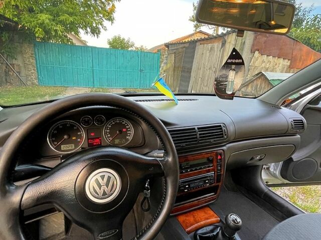 Сірий Фольксваген Пассат, об'ємом двигуна 1.8 л та пробігом 301 тис. км за 4500 $, фото 5 на Automoto.ua