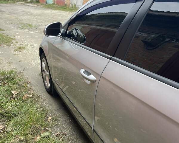 Серый Фольксваген Пассат, объемом двигателя 1.6 л и пробегом 275 тыс. км за 5600 $, фото 13 на Automoto.ua