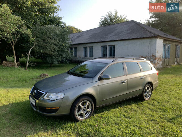 Серый Фольксваген Пассат, объемом двигателя 1.6 л и пробегом 222 тыс. км за 5550 $, фото 10 на Automoto.ua