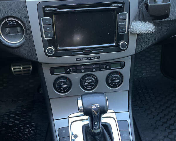 Серый Фольксваген Пассат, объемом двигателя 1.97 л и пробегом 362 тыс. км за 5700 $, фото 12 на Automoto.ua