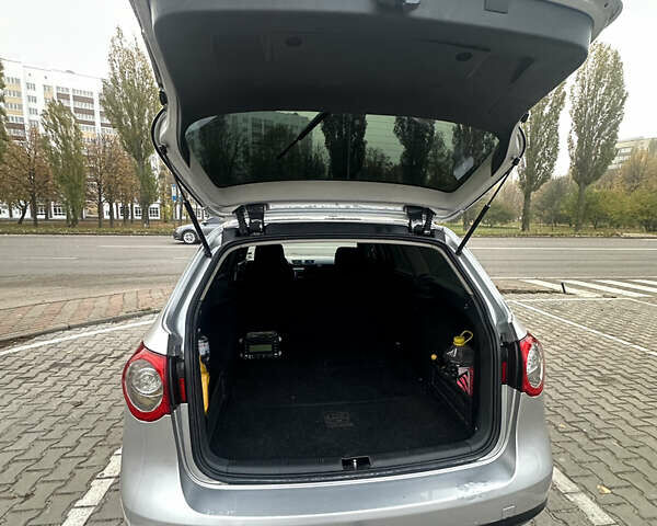 Серый Фольксваген Пассат, объемом двигателя 1.9 л и пробегом 325 тыс. км за 6000 $, фото 12 на Automoto.ua