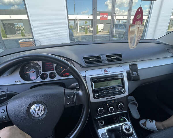 Серый Фольксваген Пассат, объемом двигателя 1.9 л и пробегом 300 тыс. км за 5000 $, фото 14 на Automoto.ua