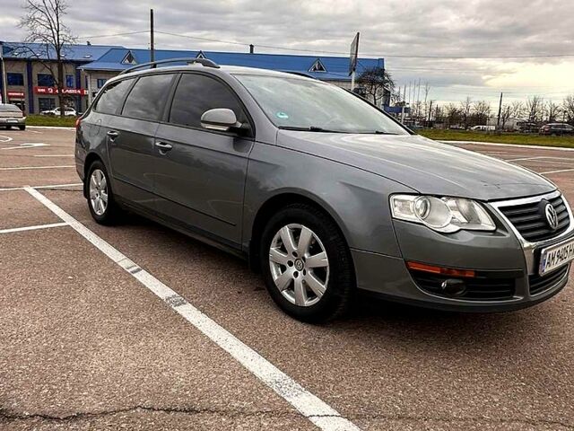 Сірий Фольксваген Пассат, об'ємом двигуна 1.6 л та пробігом 300 тис. км за 5500 $, фото 7 на Automoto.ua