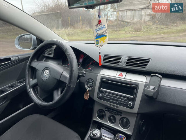 Серый Фольксваген Пассат, объемом двигателя 1.97 л и пробегом 265 тыс. км за 6500 $, фото 7 на Automoto.ua
