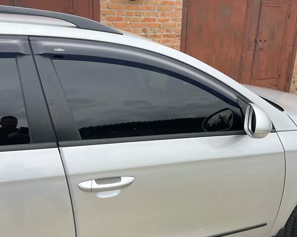 Серый Фольксваген Пассат, объемом двигателя 1.6 л и пробегом 275 тыс. км за 5600 $, фото 11 на Automoto.ua