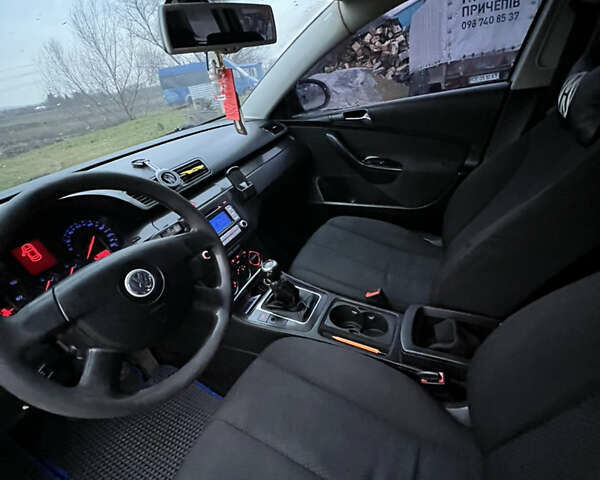 Сірий Фольксваген Пассат, об'ємом двигуна 1.97 л та пробігом 330 тис. км за 4450 $, фото 5 на Automoto.ua