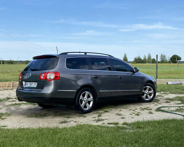 Серый Фольксваген Пассат, объемом двигателя 1.98 л и пробегом 244 тыс. км за 5500 $, фото 2 на Automoto.ua