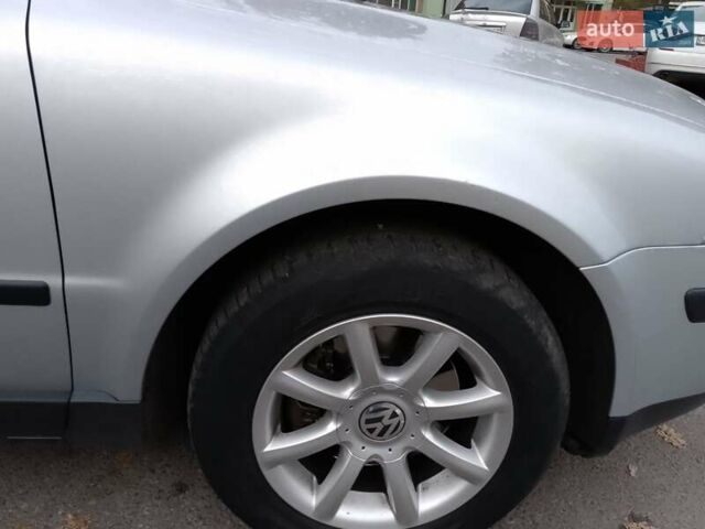 Серый Фольксваген Пассат, объемом двигателя 1.6 л и пробегом 166 тыс. км за 6300 $, фото 1 на Automoto.ua