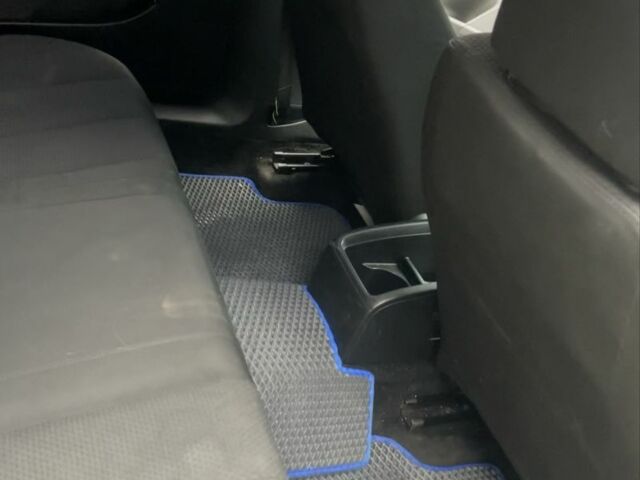 Серый Фольксваген Пассат, объемом двигателя 2 л и пробегом 330 тыс. км за 4100 $, фото 5 на Automoto.ua