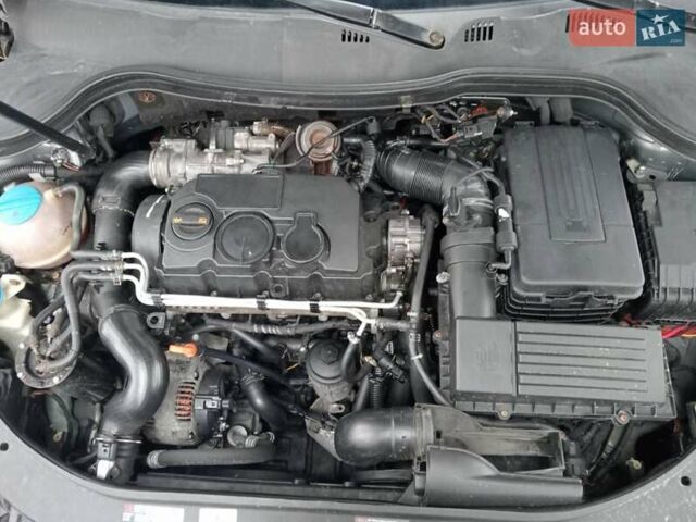 Серый Фольксваген Пассат, объемом двигателя 1.97 л и пробегом 280 тыс. км за 5600 $, фото 17 на Automoto.ua