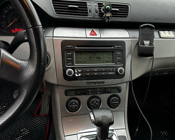 Сірий Фольксваген Пассат, об'ємом двигуна 2 л та пробігом 341 тис. км за 6100 $, фото 6 на Automoto.ua